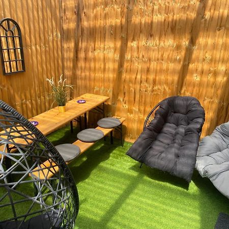 3 Double Bed Brittania Styled Central Home Near Lfc Sleeps 6 With Free Business Super Fast Fibre Broadband Liverpool Eksteriør bilde