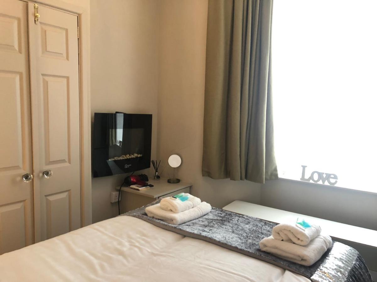 3 Double Bed Brittania Styled Central Home Near Lfc Sleeps 6 With Free Business Super Fast Fibre Broadband Liverpool Eksteriør bilde