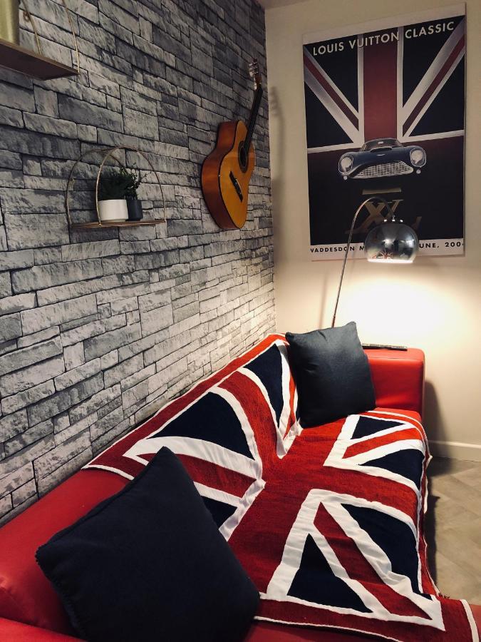 3 Double Bed Brittania Styled Central Home Near Lfc Sleeps 6 With Free Business Super Fast Fibre Broadband Liverpool Eksteriør bilde