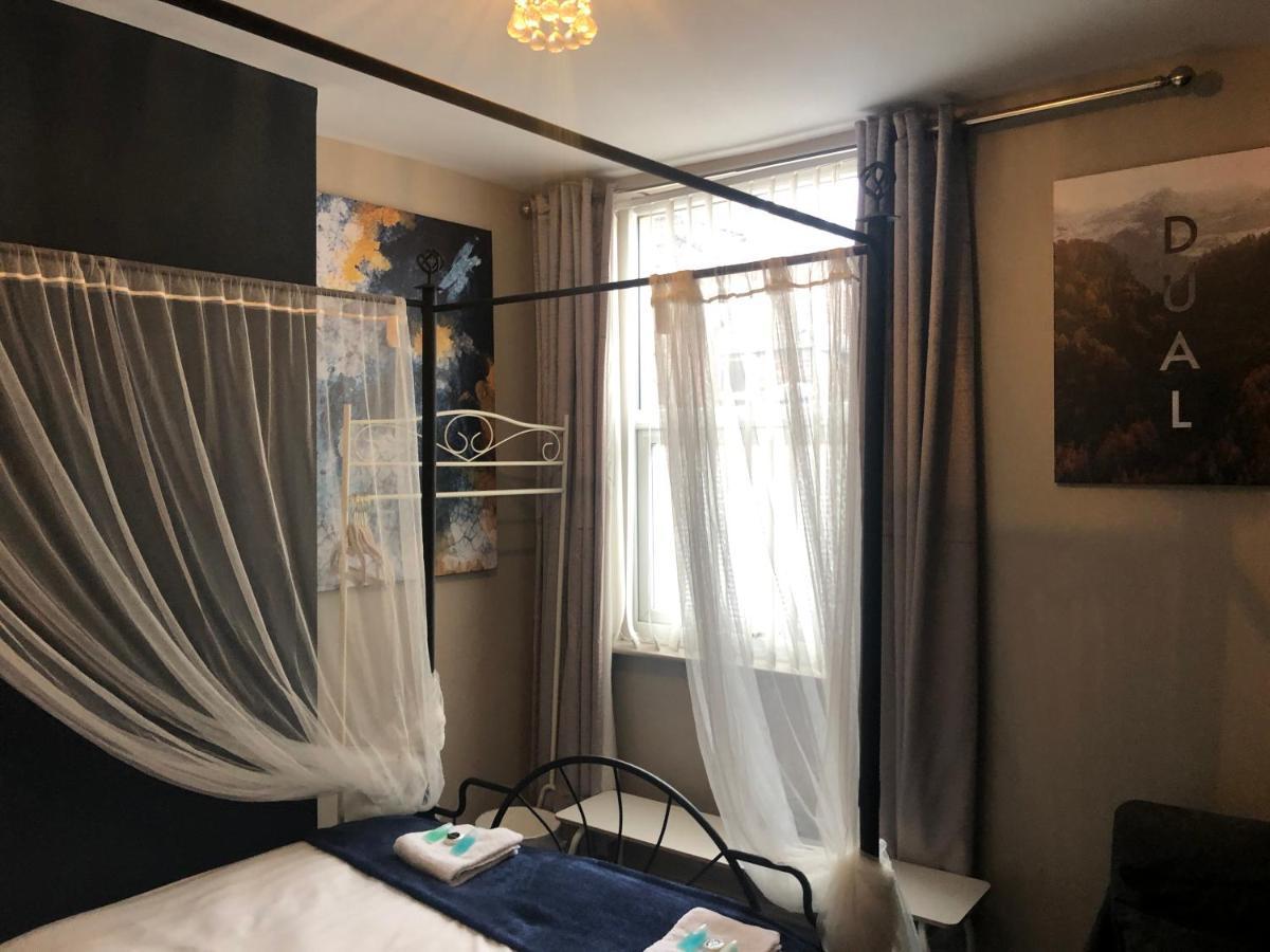 3 Double Bed Brittania Styled Central Home Near Lfc Sleeps 6 With Free Business Super Fast Fibre Broadband Liverpool Eksteriør bilde