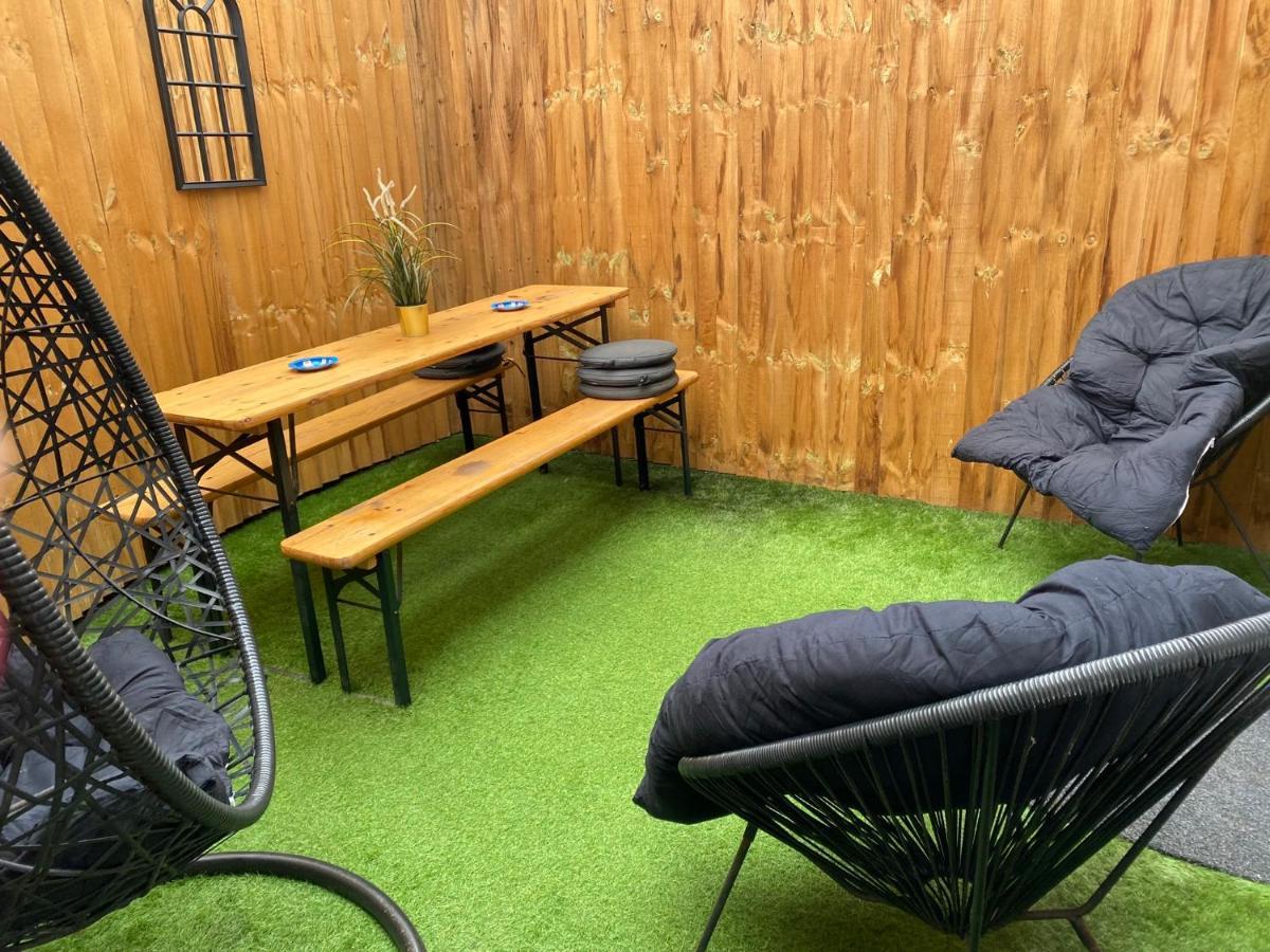 3 Double Bed Brittania Styled Central Home Near Lfc Sleeps 6 With Free Business Super Fast Fibre Broadband Liverpool Eksteriør bilde