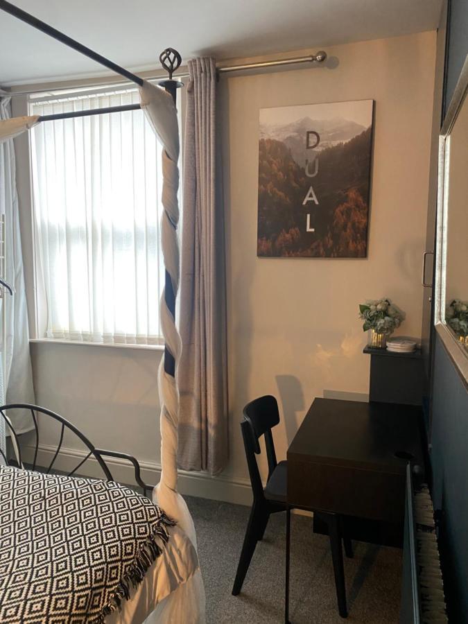3 Double Bed Brittania Styled Central Home Near Lfc Sleeps 6 With Free Business Super Fast Fibre Broadband Liverpool Eksteriør bilde